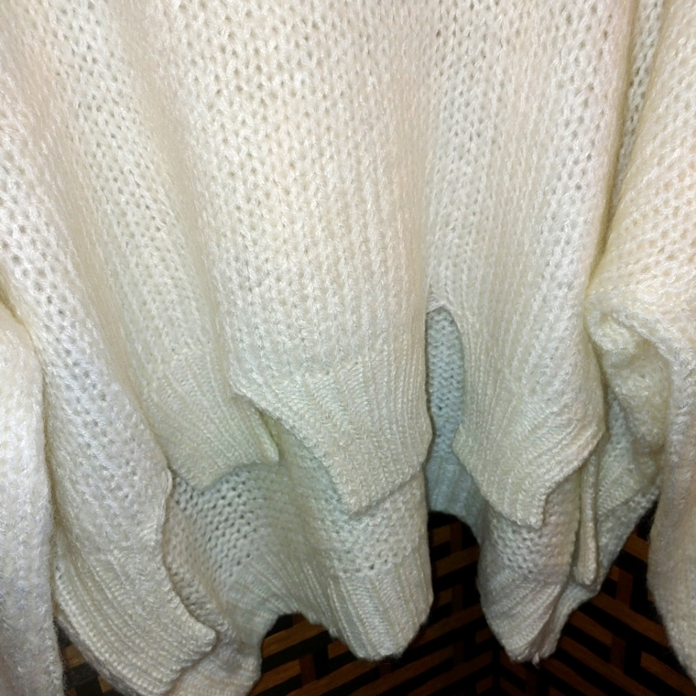 Blue Blush "Made With Love" Distressed Hem Crewneck Cable knit Baggy Sweater - Picture 6 of 7